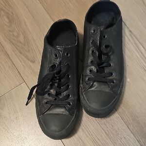 Converse Classic Black Leather Low-Top Lace-Up Sneakers